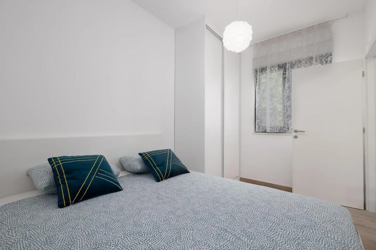 Apartment Krila Kastela